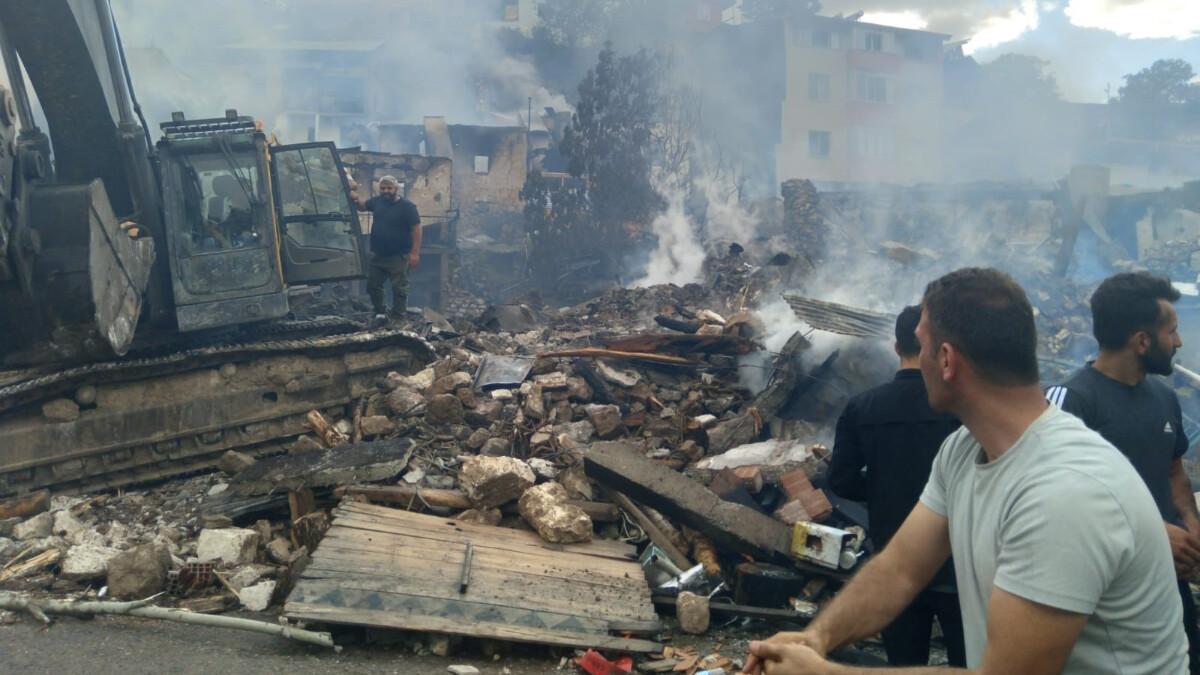 Erzurum’da çıkan yangında 10 ev kullanılamaz hale geldi