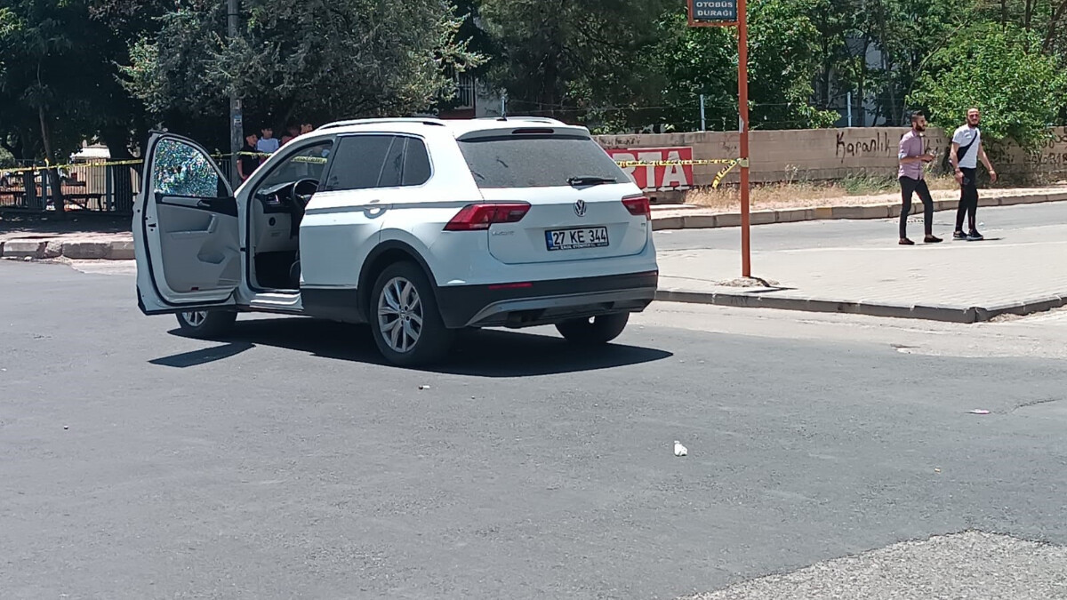 Gaziantep’te karısının ve kayınpederinin bulunduğu araca kurşun yağdırdı: 2 ölü