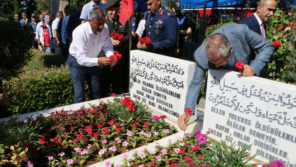 15 Temmuz mücadelesindeki ikiz polis şehitlerinin babası konuştu