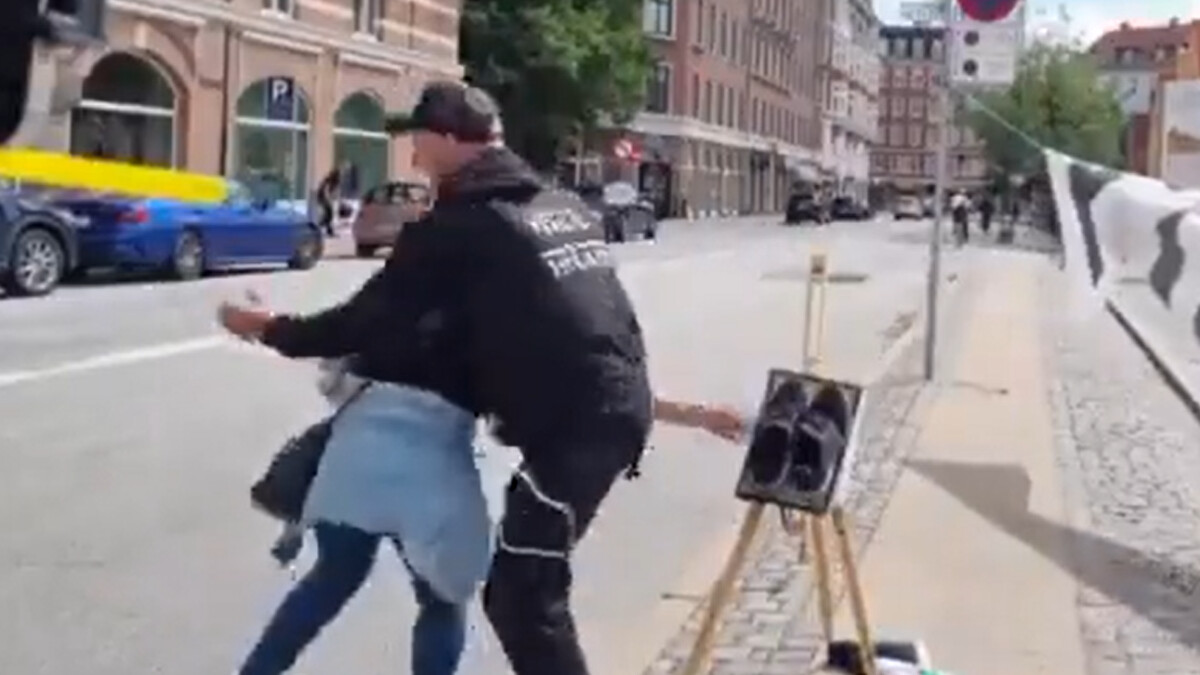 Danimarka’da bir eylem daha! Kur’an-ı Kerim’in yakılmasına tepki gösteren kadına polis engel oldu
