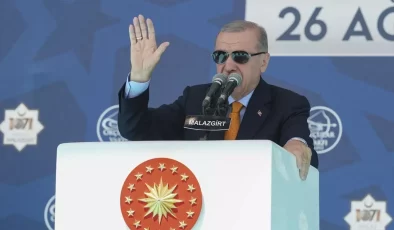 Cumhurbaşkanı Erdoğan, Malazgirt’ten mesaj verdi: Kılıç kınından çıkarsa kelama yer kalmaz