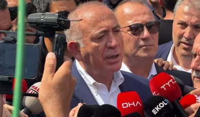 Kayyum Gürsel Tekin, CHP il binasına geldi! Sözleri kalabalığı daha da öfkelendirdi