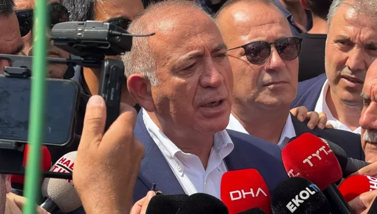 Kayyum Gürsel Tekin, CHP il binasına geldi! Sözleri kalabalığı daha da öfkelendirdi